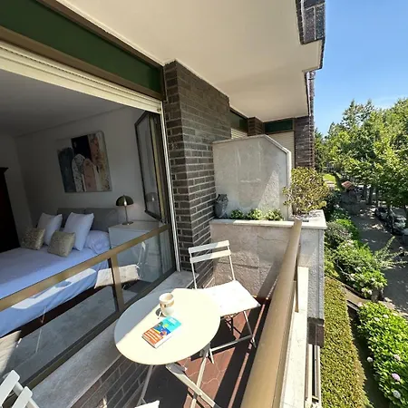 En Menendez Pelayo Apartment Santander