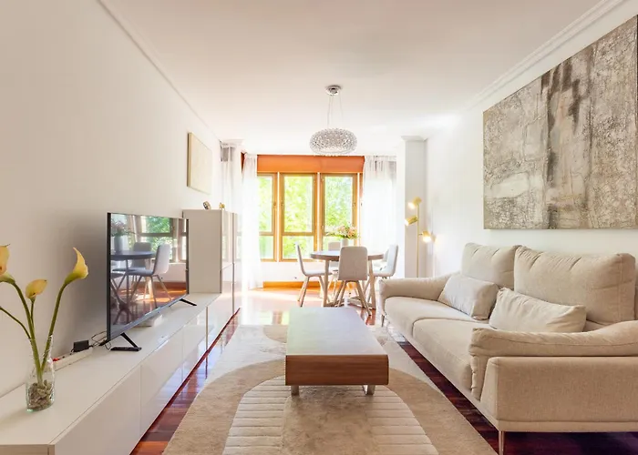 Apartmán De Lujo En Menendez Pelayo I Parking Privado I Playas I Wifi *